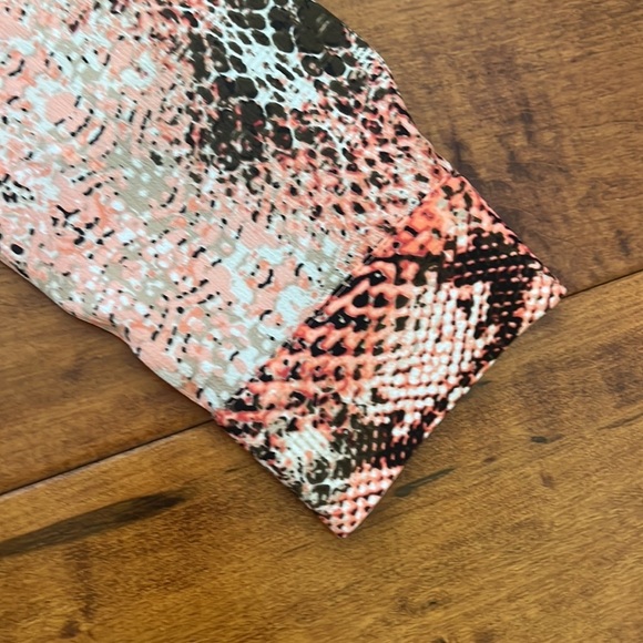 NWT Vintage Dana Buchman Pink Faux Snakeskin Buttons Down Blouse V Neck Size S - Picture 7 of 11